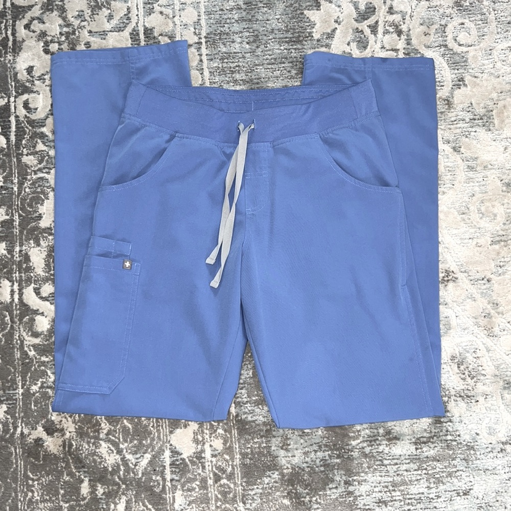 FIGS Kade cargo pants- Women’s Size Small Tall- Ceil Blue